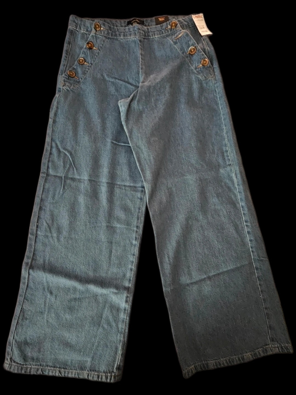 Classic Wide-Leg Blue Denim Jeans with Button Details